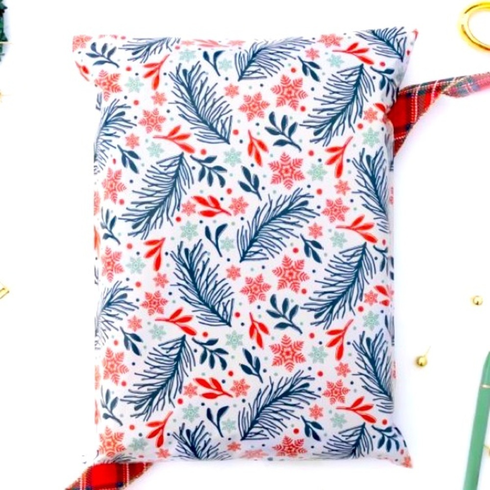 12 Festive Mailers, 10X13” BUY NOW PRICE